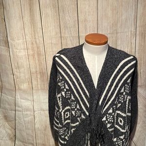 Hollister Shawl Poncho wrap size Small